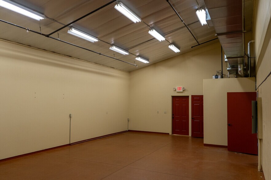 More Photos Of 4004 N AZ Highway 87, Pine Light Distribution For Sale