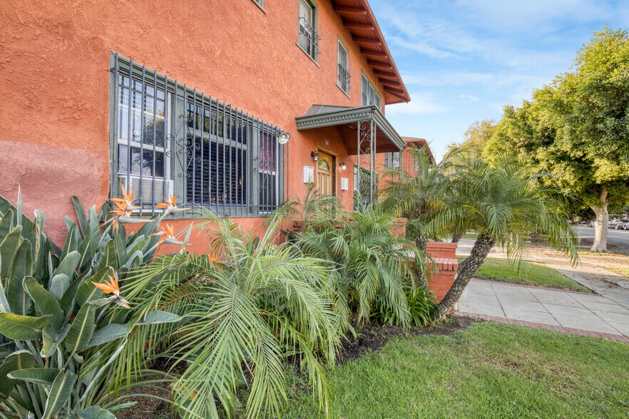 More Photos Of 204 S Serrano Ave, Los Angeles Apartments For Sale