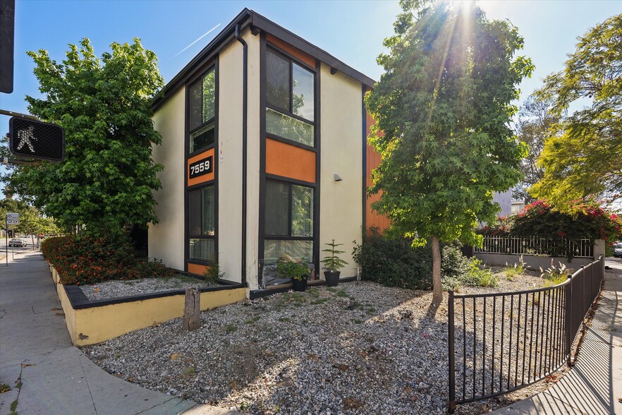 Primary Photo Of 7559 Whitsett Ave, North Hollywood Apartments For Sale