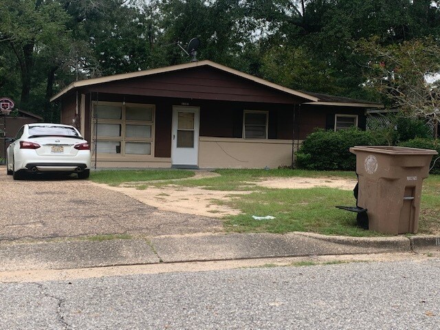 More Photos Of Downtown, Mobile Specialty For Sale