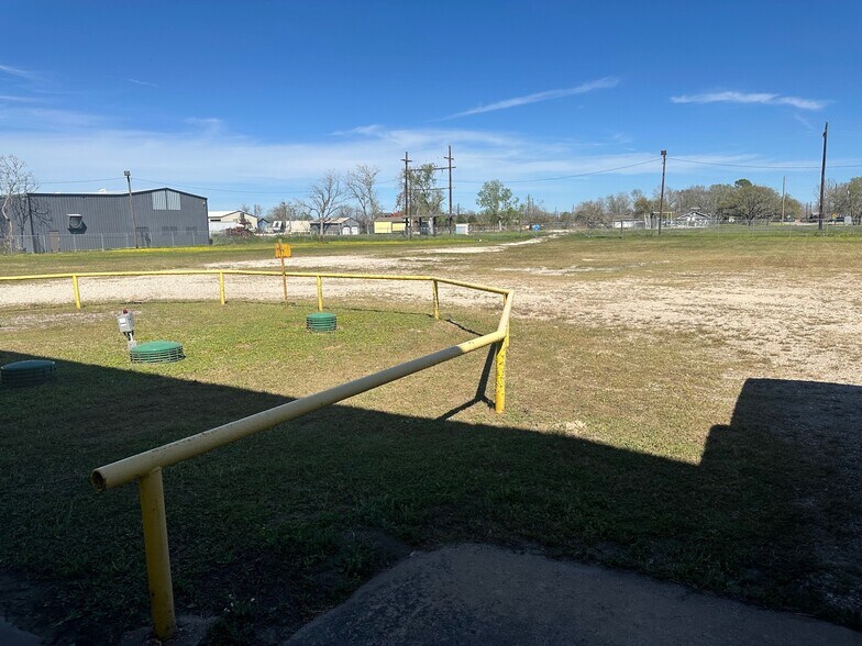 More Photos Of 19391 Highway 35, Alvin Warehouse For Sale