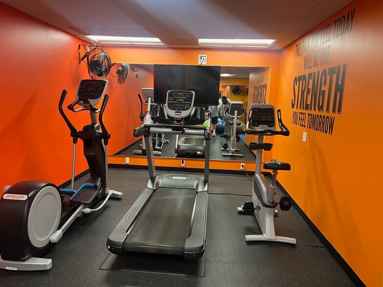 More Photos Of 438 N Frederick Ave, Gaithersburg Medical For Sale