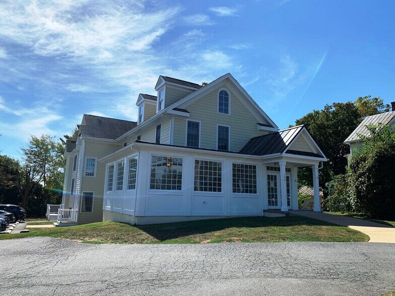 More Photos Of 170 W Main St, Purcellville Office Residential For Lease