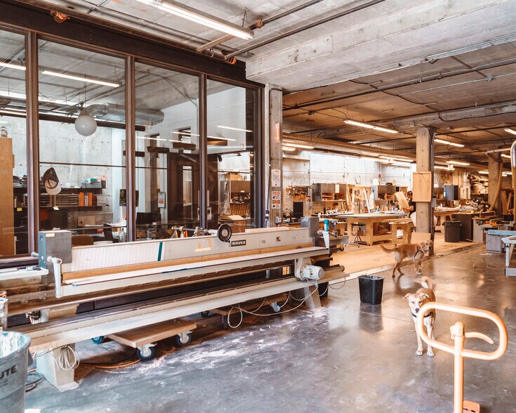 More Photos Of 4001 Aurora Ave N, Seattle Office For Sale