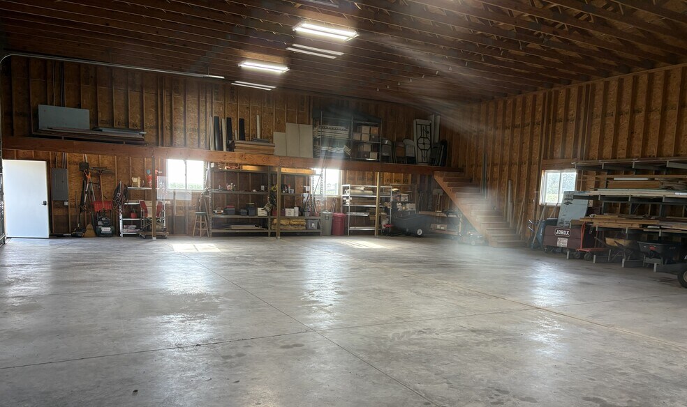 More Photos Of 402 W K St, Mc Cool Junction Industrial For Sale