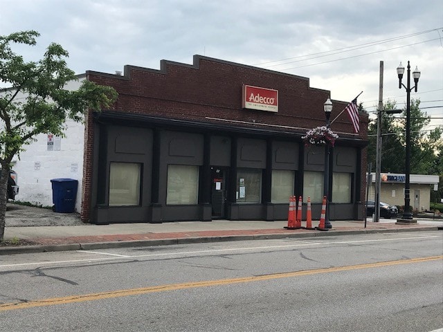 More Photos Of 45 E Winter St, Delaware Freestanding For Lease