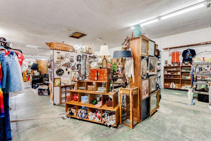 More Photos Of 114 S Woodland Blvd, Deland Storefront For Sale