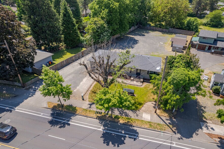 More Photos Of 1660 River Rd, Eugene Office For Lease