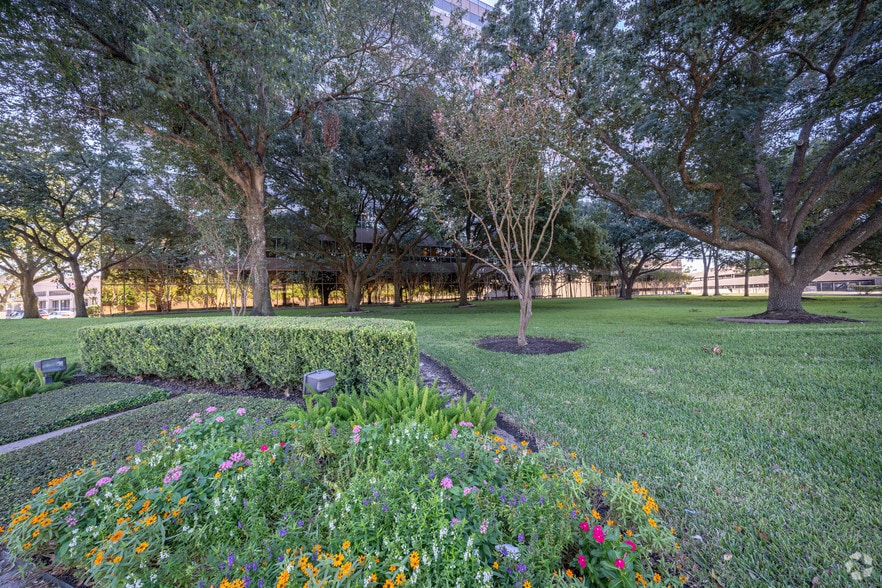 More Photos Of 9801 Westheimer Rd, Houston Office For Lease