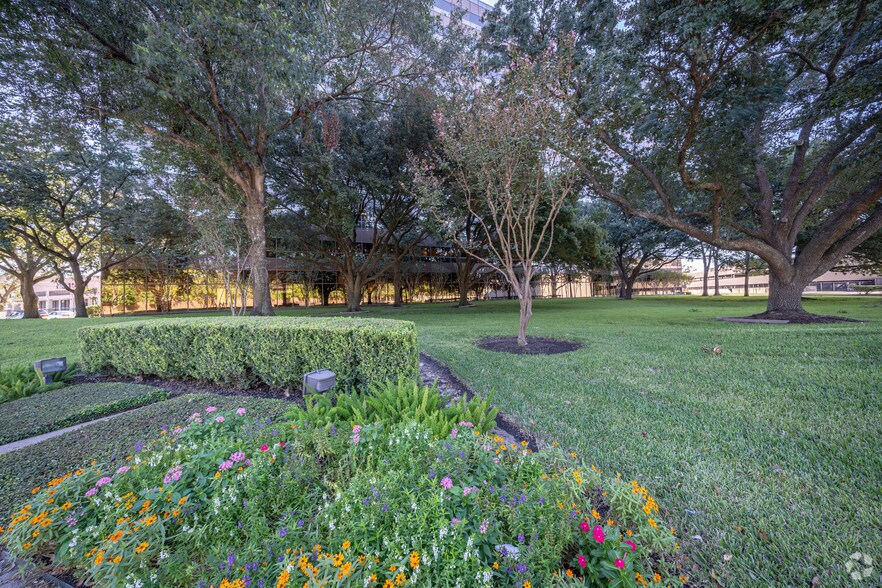 More Photos Of 9801 Westheimer Rd, Houston Office For Lease