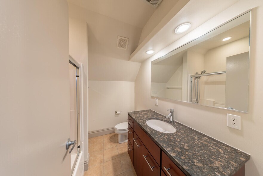 More Photos Of 5 S Newstead Ave, Saint Louis Office For Sale