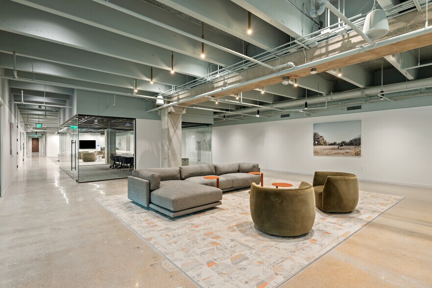 More Photos Of 8350 N Central Expy, Dallas Unknown For Lease