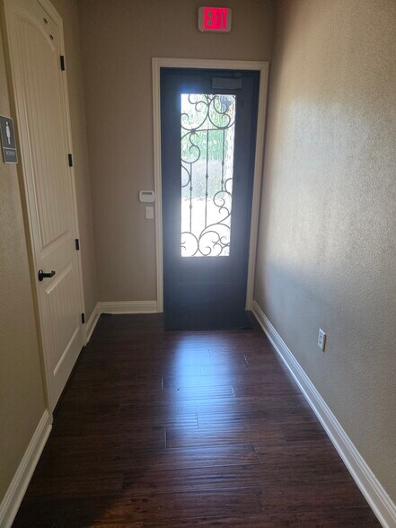 More Photos Of 8508 Precinct Line Rd, Colleyville Office For Lease
