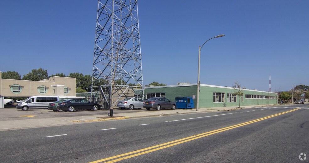 More Photos Of 1300 Soldiers Field Rd, Brighton Office For Lease