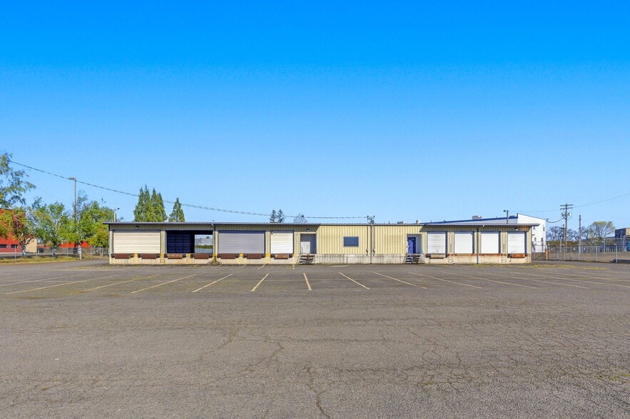 Primary Photo Of 3010-3012 Industrial Way NE, Salem Distribution For Lease