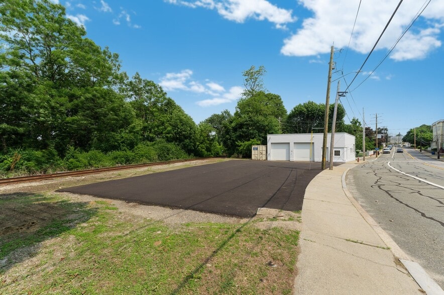 More Photos Of 250 Manville rd, Woonsocket Flex For Sale