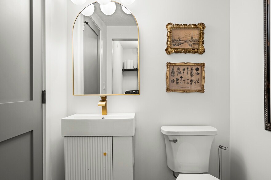 More Photos Of 9-13 Broadway St, Asheville Storefront Retail Office For Sale