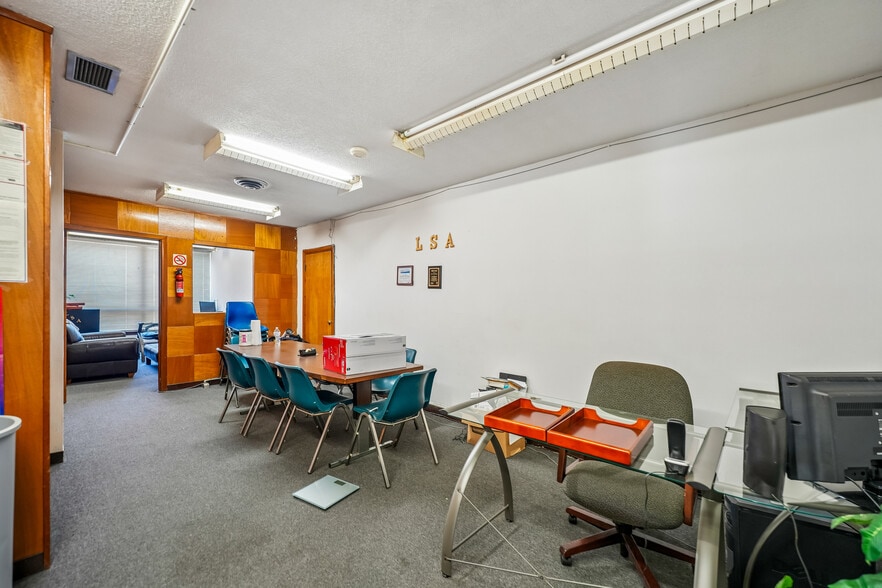 More Photos Of 6114 W North Ave, Chicago Office For Sale