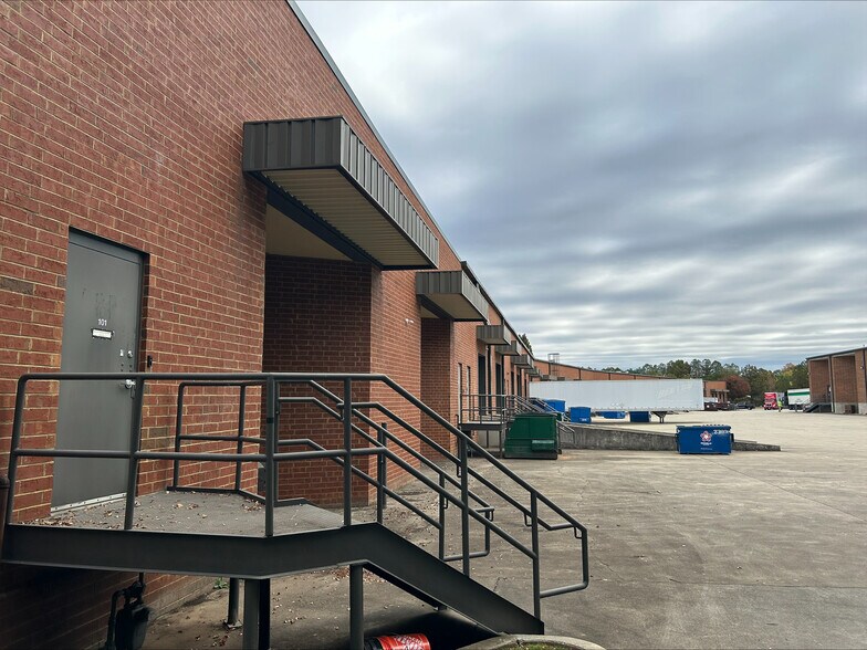 More Photos Of 5910 Shiloh Rd E, Alpharetta Light Distribution For Lease