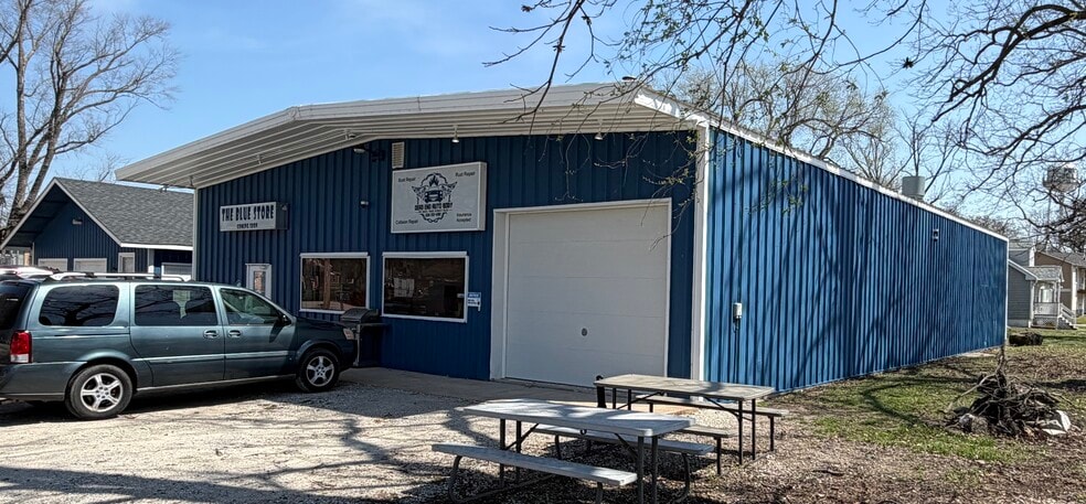 Primary Photo Of 1460 Farnham St, Portage Des Sioux General Retail For Sale