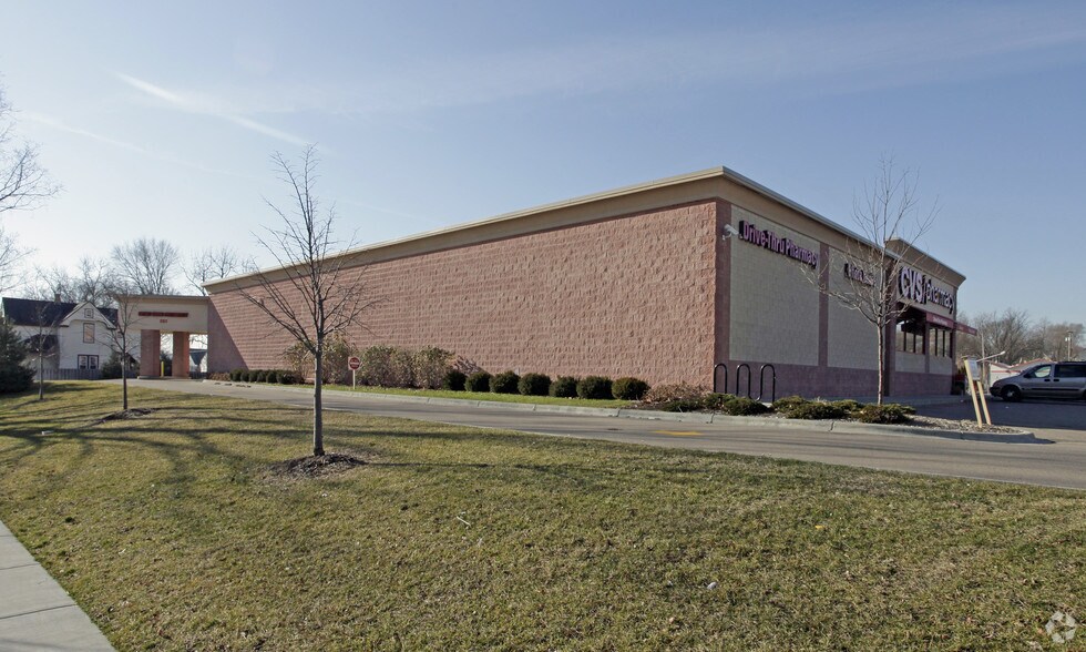 More Photos Of 1063 4th St, Beloit Drugstore For Lease