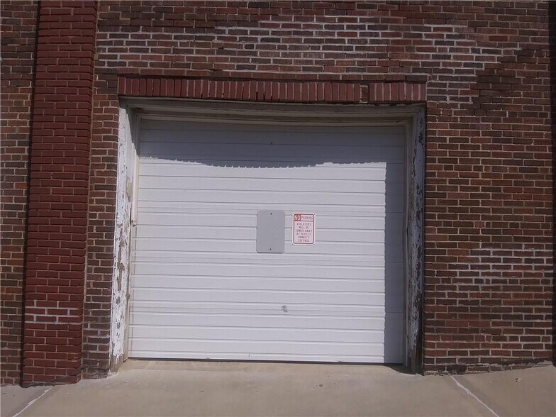 More Photos Of 317 S 9th St, Saint Joseph Warehouse For Sale