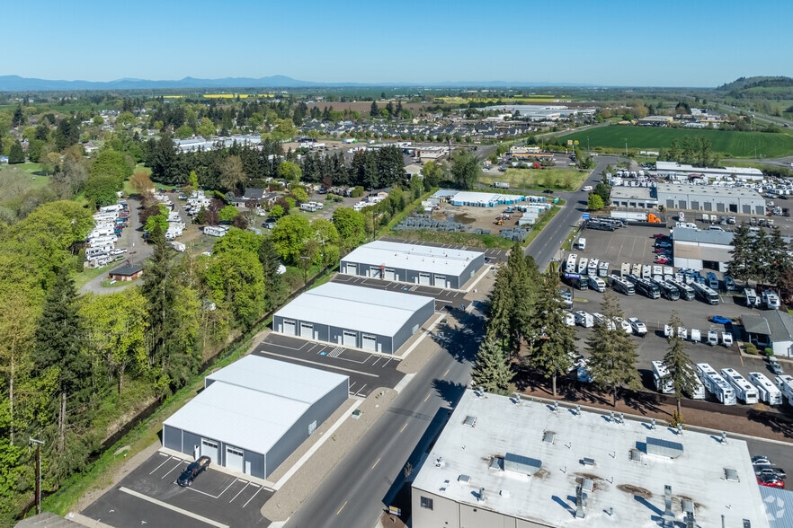 More Photos Of 90900 Roberts Rd, Coburg Unknown For Lease