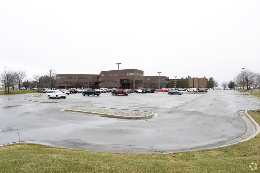 More Photos Of 2851 Charlevoix Dr SE, Grand Rapids Office For Lease