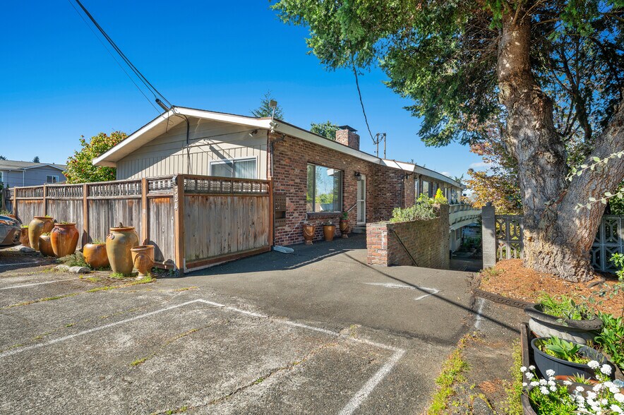Primary Photo Of 324 3rd Ave S, Edmonds Apartments For Sale
