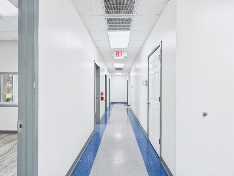 More Photos Of 6975 Flat Rock Rd, Midland Warehouse For Lease