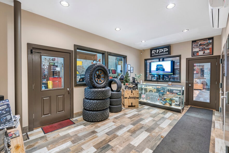 More Photos Of 574 Industrial Loop, Staten Island Warehouse For Sale