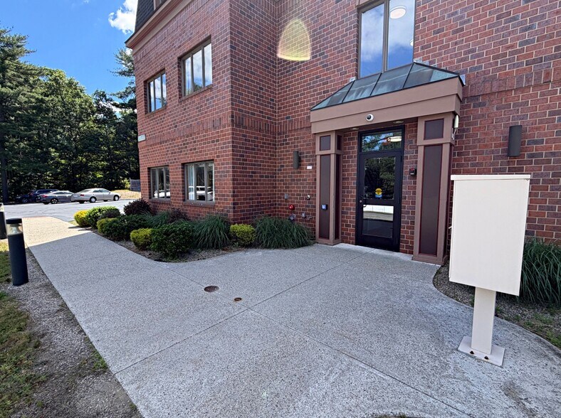 More Photos Of 100 Treble Cove Rd, Billerica Medical For Lease