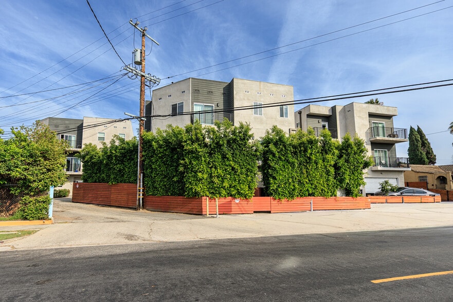 More Photos Of 1818 Thurman Ave, Los Angeles Apartments For Sale