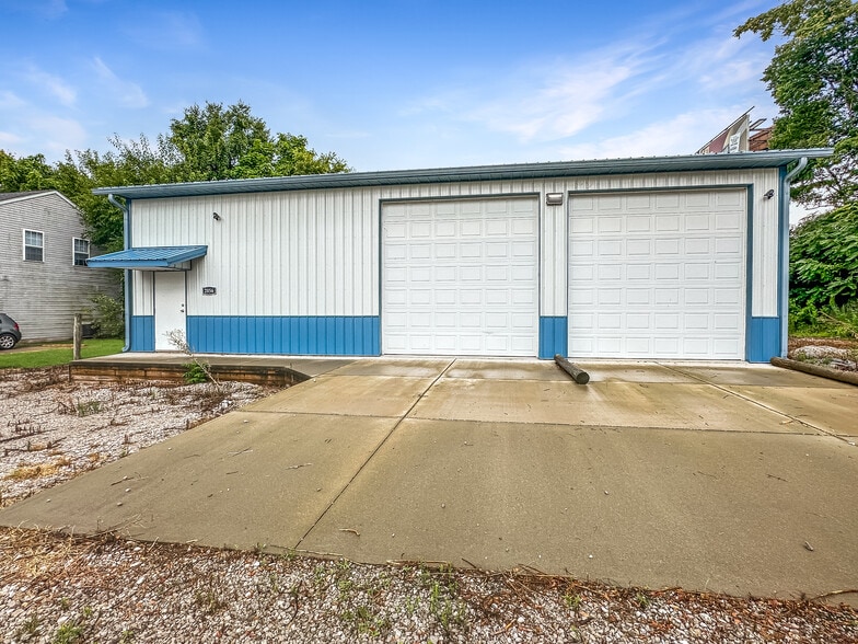 Primary Photo Of 2056 N 4th St, Terre Haute Warehouse For Sale