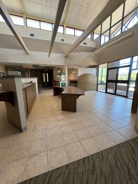 More Photos Of 5520 Hedge Lane Ter, Shawnee Bank For Sale