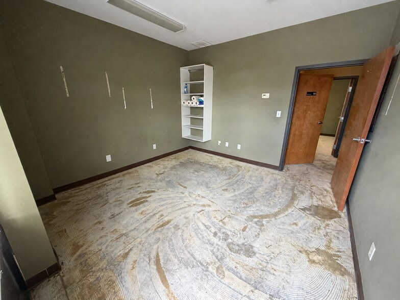 More Photos Of 2270 Pendley Rd, Cumming Warehouse For Sale