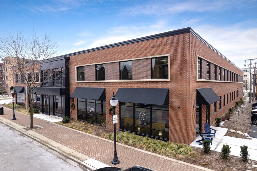 More Photos Of 44 S Vail Ave, Arlington Heights Coworking Space