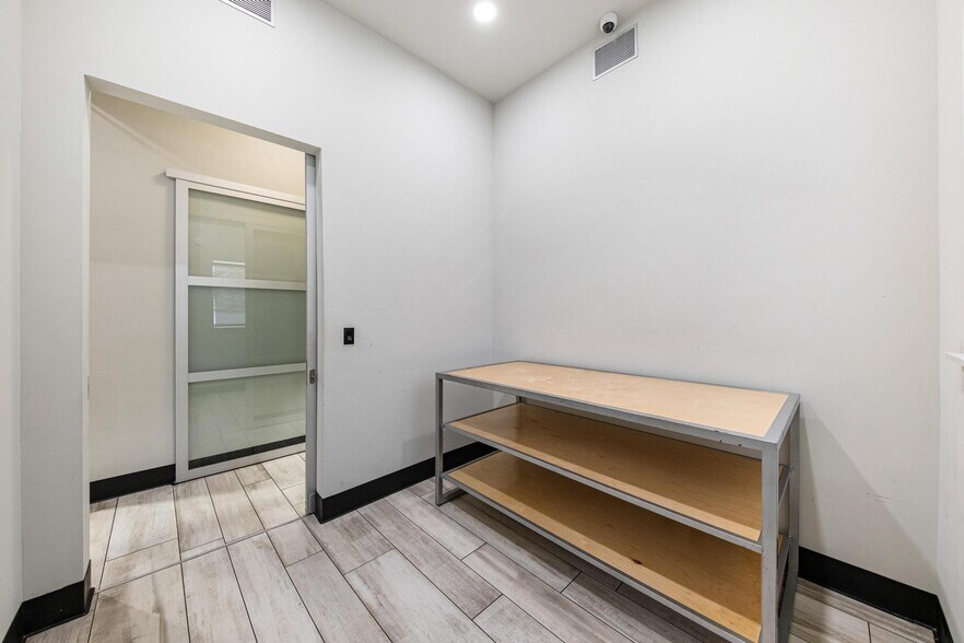 More Photos Of 3305 SW 37th Ave, Miami Office For Sale