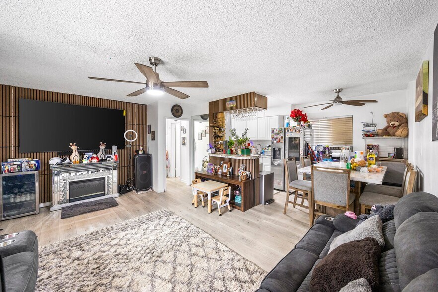 More Photos Of 1005 E Harding St, Long Beach Apartments For Sale