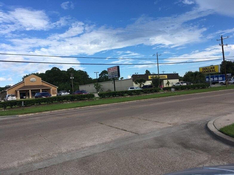 More Photos Of 1017 Bayou Rd, La Marque Storefront For Sale