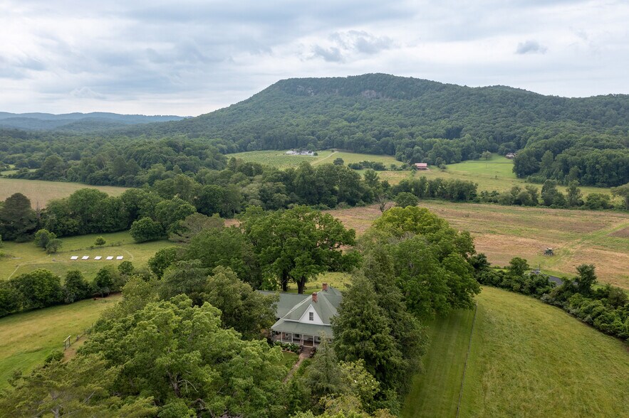 More Photos Of 1526 Highway 255 N, Sautee Nacoochee Hotel For Sale