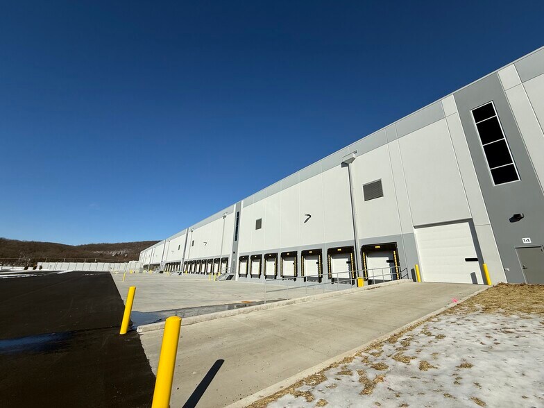 More Photos Of 201 Tabor Rd, Morris Plains Unknown For Lease