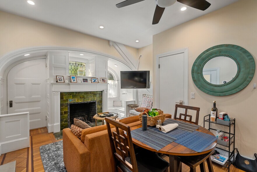 More Photos Of 14 Chiswick Rd, Brighton Apartments For Sale