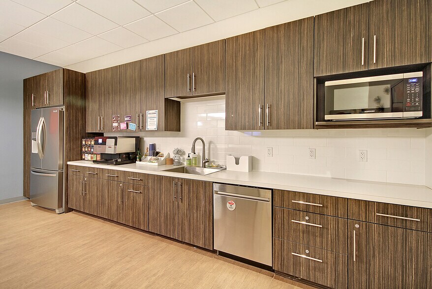 More Photos Of 1501 Belle Isle Ave, Mount Pleasant Coworking Space