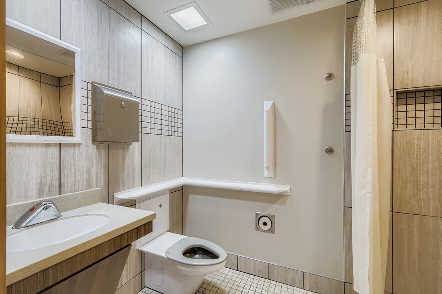 More Photos Of 40 Timberline Dr, Lemont Rehabilitation Center For Lease