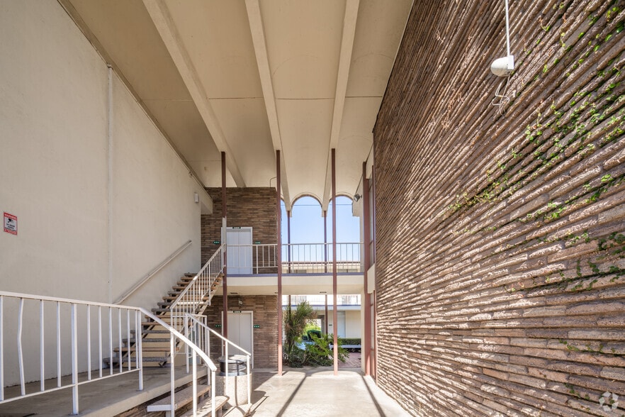 More Photos Of 3840 Woodruff Ave, Long Beach Medical For Lease