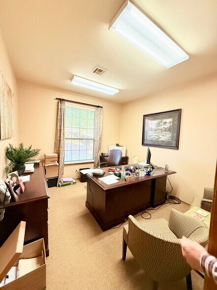 More Photos Of 417 W 18th St, Edmond Unknown For Lease