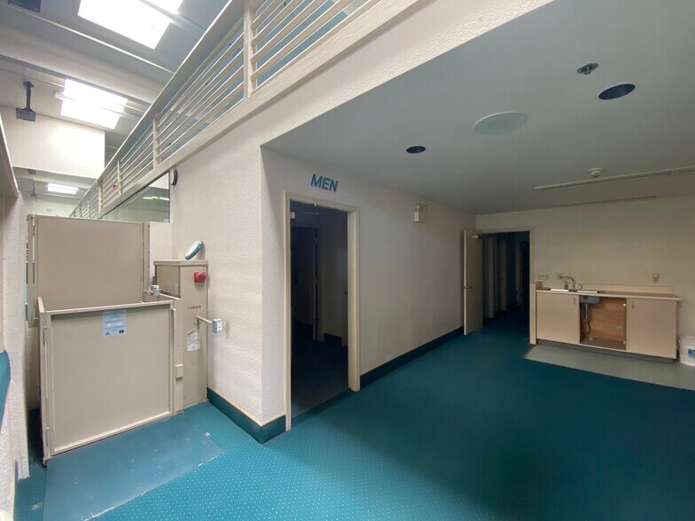 More Photos Of 1814-1816 Hillsdale Ave, San Jose Freestanding For Sale