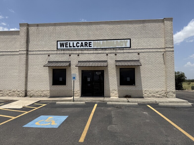 More Photos Of 8115 N Los Ebanos Rd, Mission Specialty For Lease