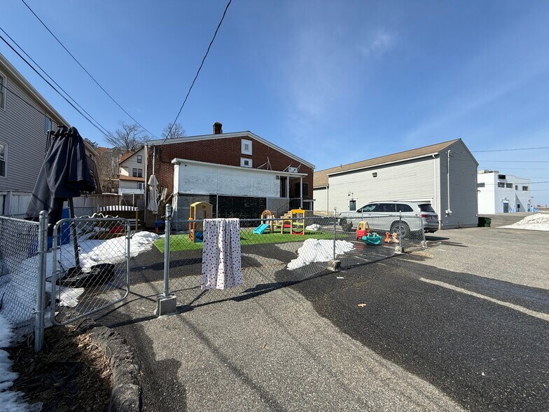 More Photos Of 118 W Boylston St, Worcester Freestanding For Sale